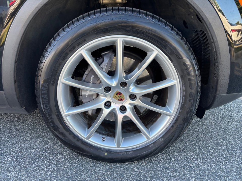 Used 2020 Porsche Cayenne image 25