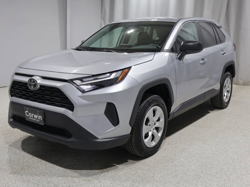 Used 2024 Toyota RAV4 LE AWD/4WD image 6