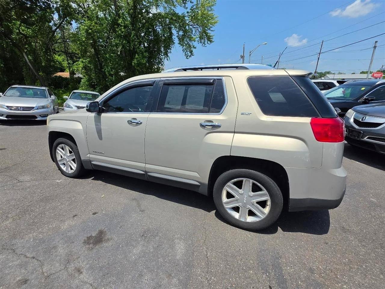 Used 2011 GMC Terrain SLT w/ Cargo Package AWD/4WD image 4