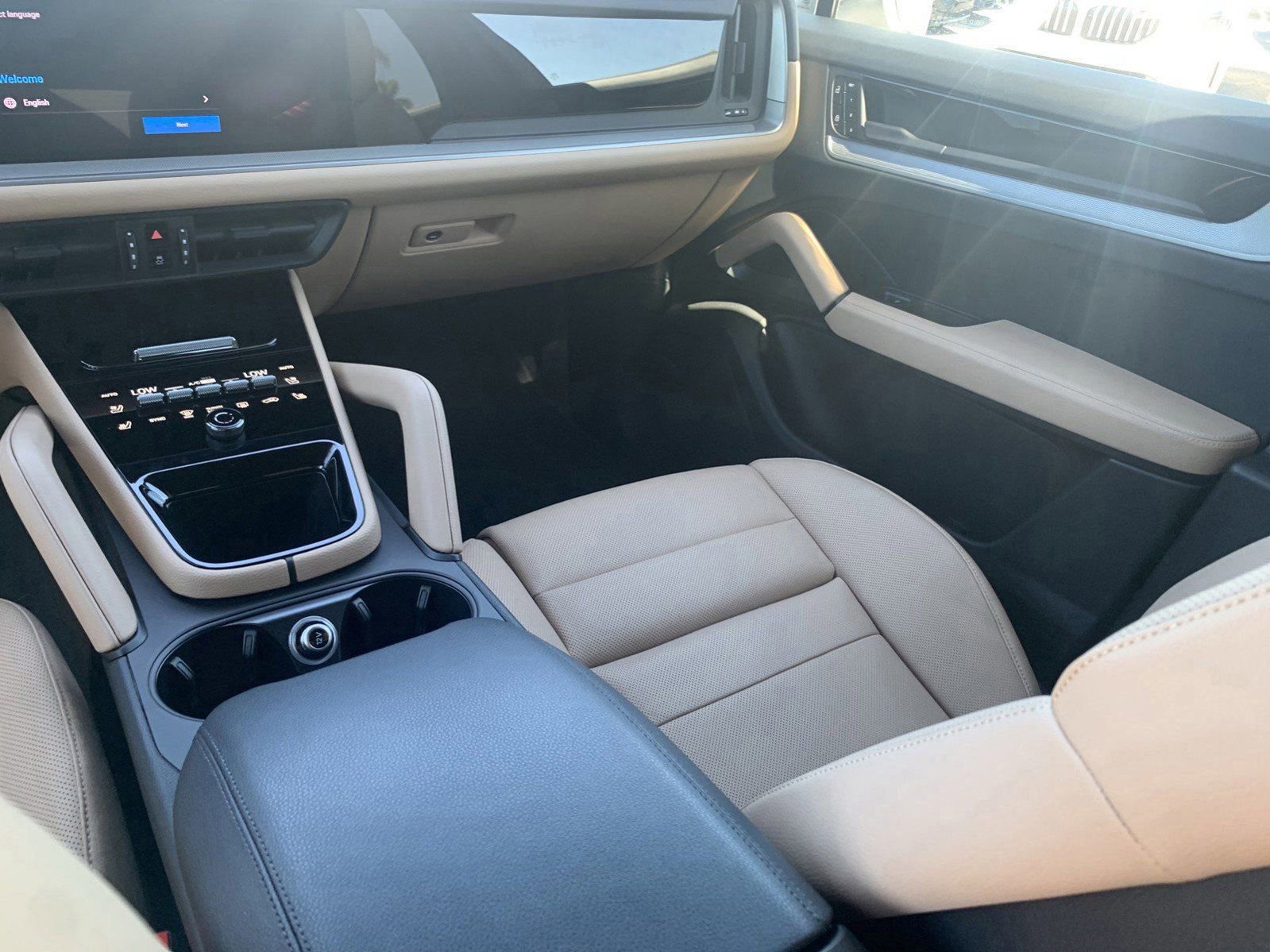 Used 2025 Porsche Cayenne image 16