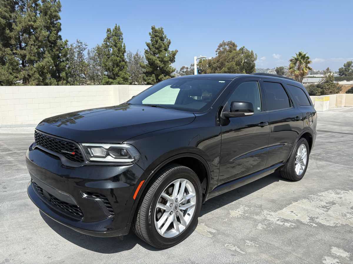 Used 2024 Dodge Durango GT image 2