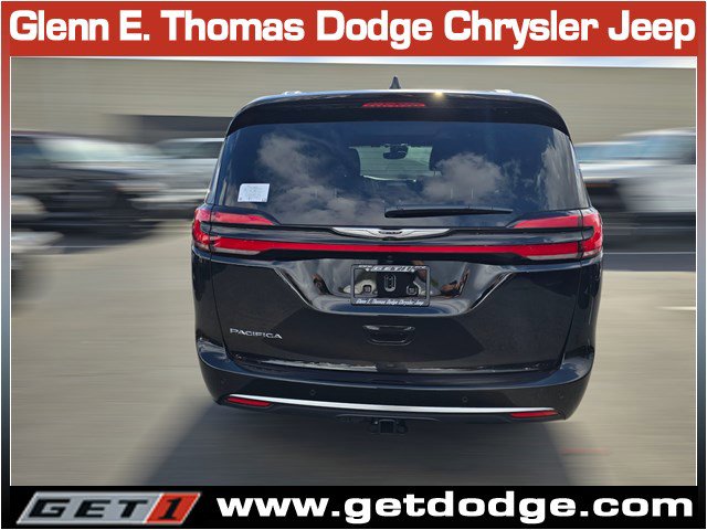 New 2026 Chrysler Pacifica Pinnacle w/ Trailer Tow Group image 5