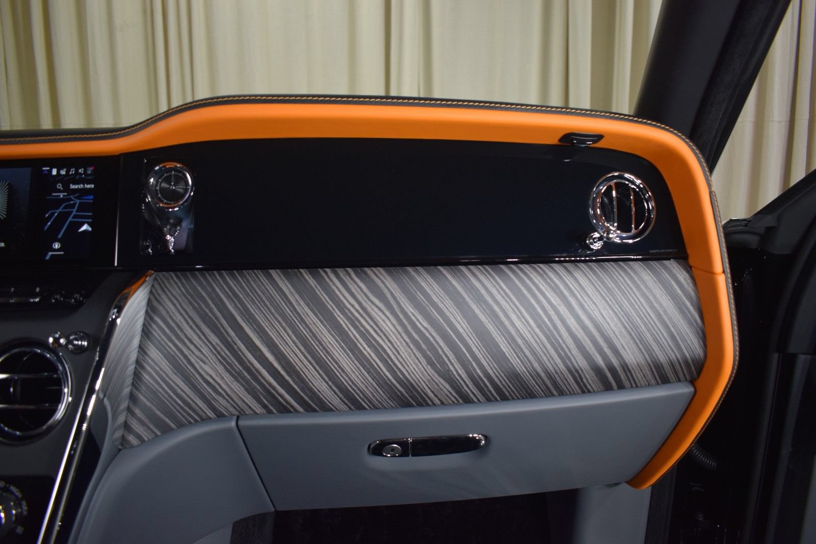 New 2026 Rolls-Royce Cullinan AWD/4WD image 27