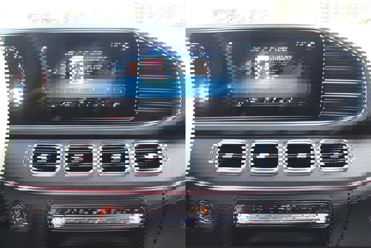 Used 2021 Mercedes-Benz GLS 450 4MATIC image 7