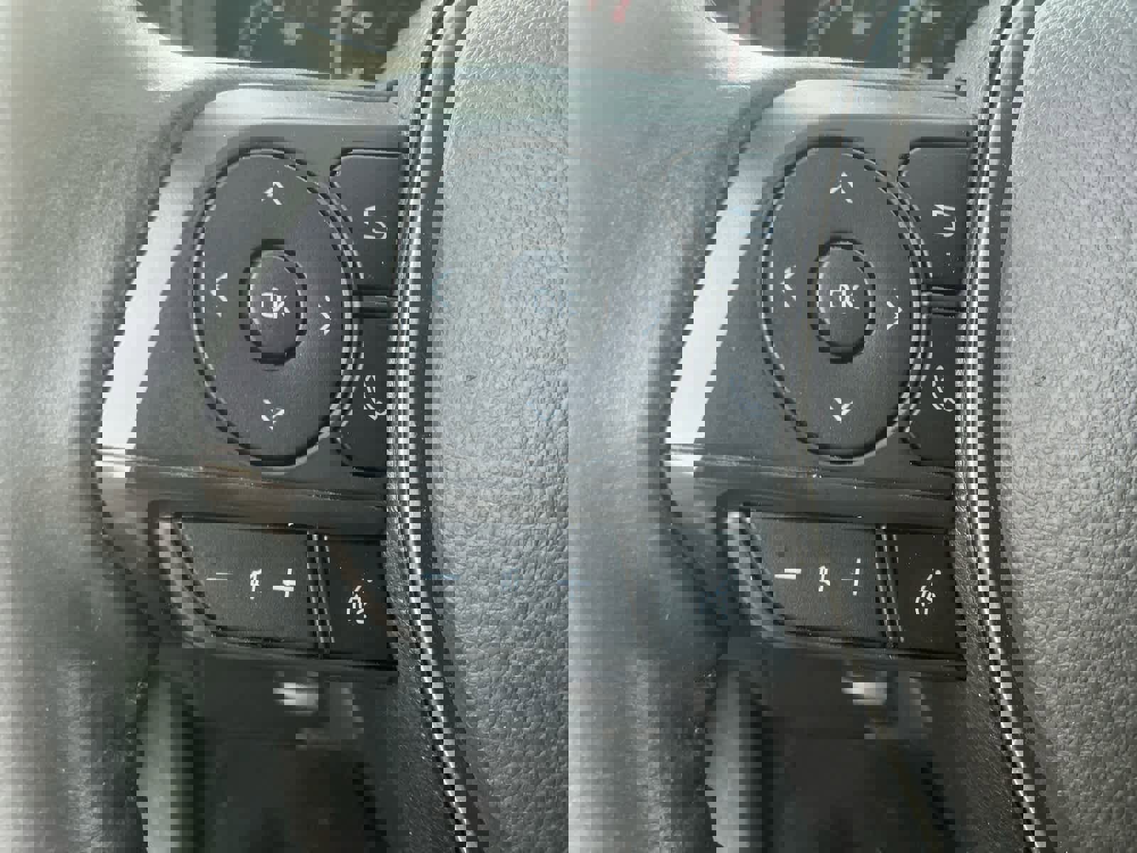 Used 2022 Toyota Corolla SE w/ Carpet Mat Package (TMS) image 19