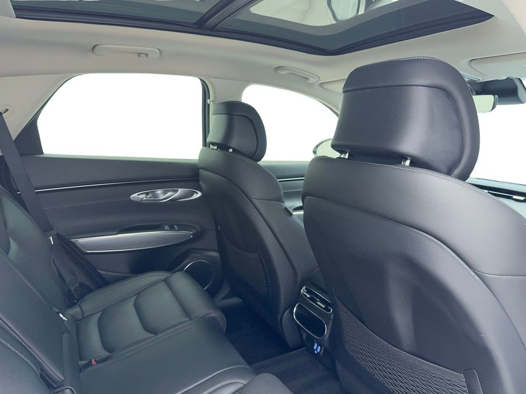 Used 2024 Genesis GV70 2.5T w/ Select Package image 49