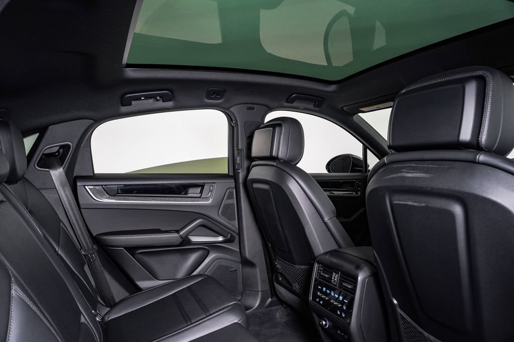 Certified 2026 Porsche Cayenne Coupe AWD/4WD image 16