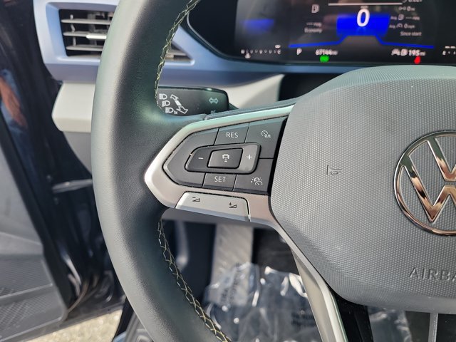 Used 2023 Volkswagen Taos SE w/ Panoramic Sunroof Package FWD image 21