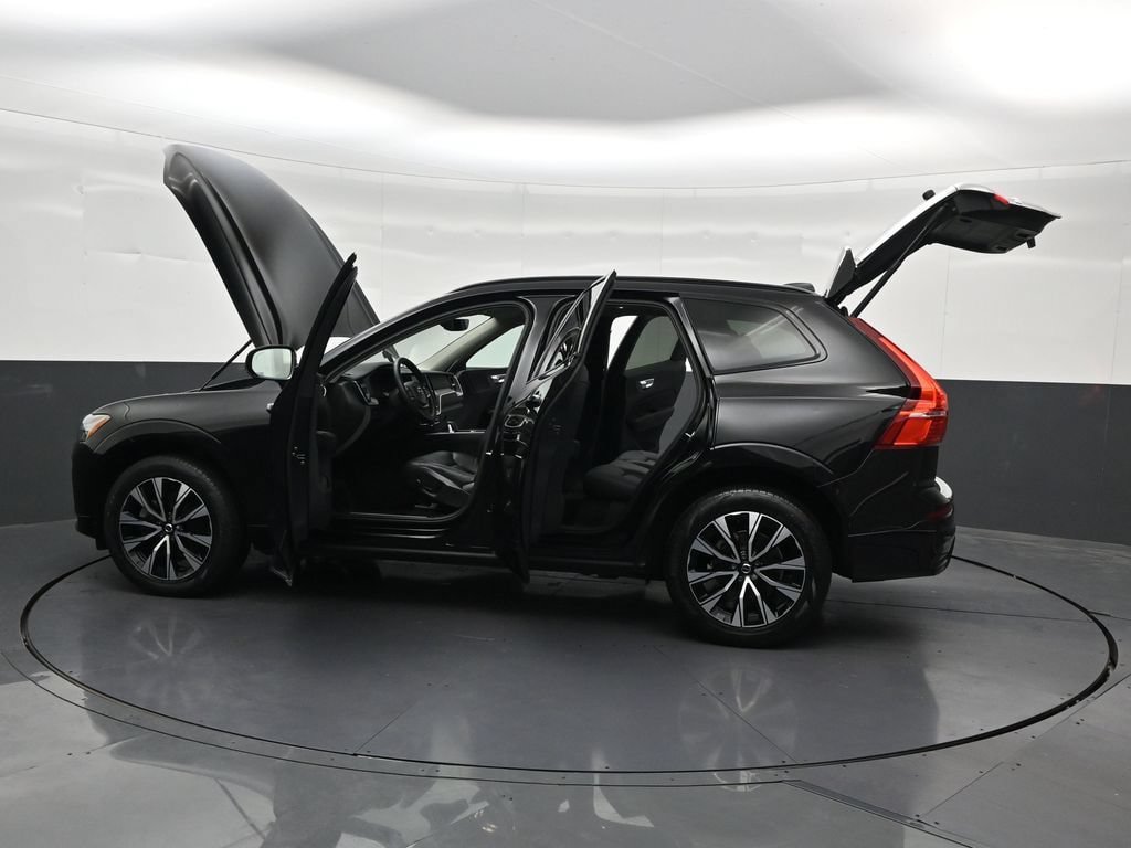 Used 2024 Volvo XC60 B5 Core w/ Protection Package Premier AWD/4WD image 33