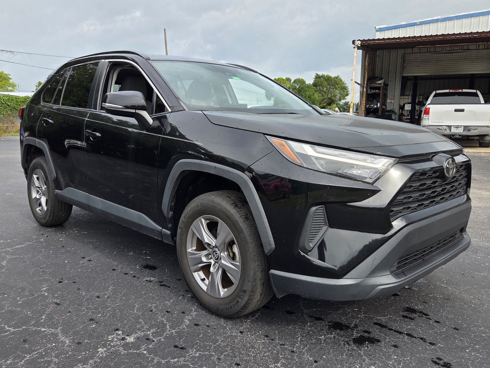 Used 2022 Toyota RAV4 XLE FWD image 7