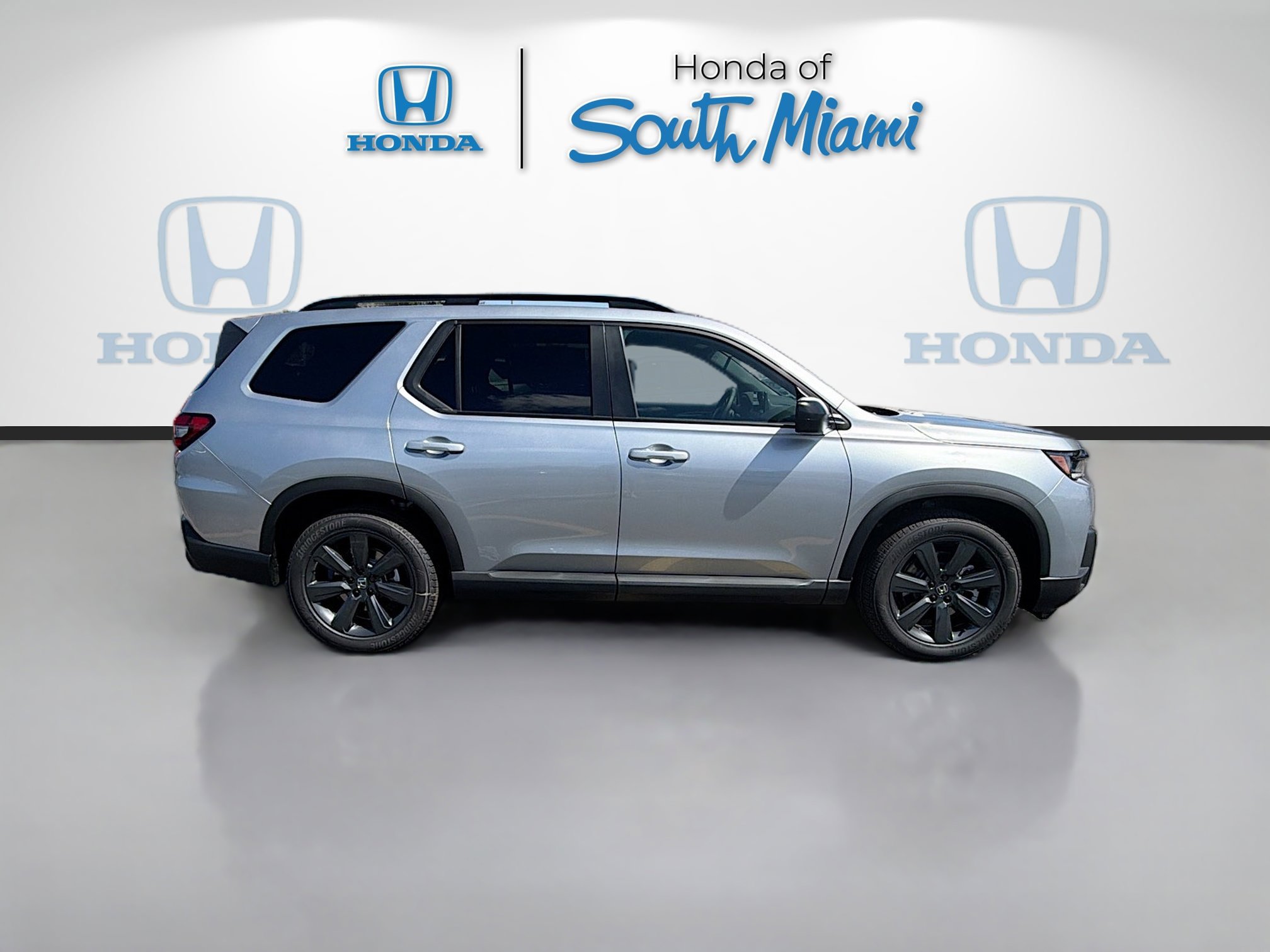 New 2026 Honda Pilot Sport image 8