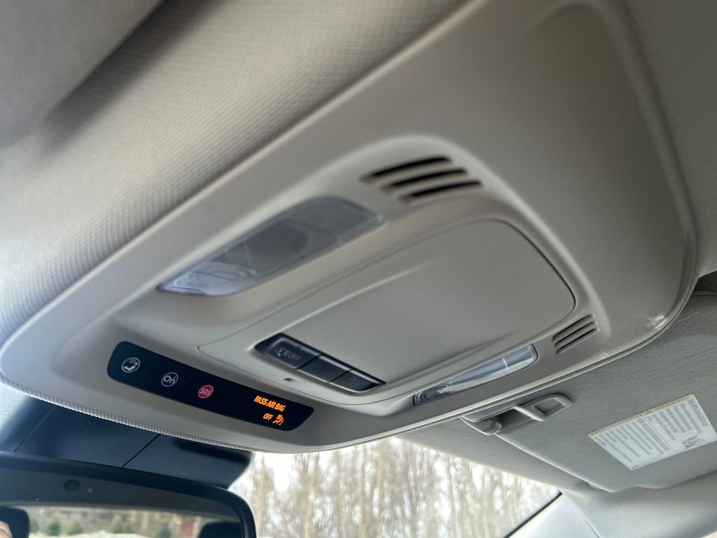 Used 2023 Buick Envision Essence AWD/4WD image 35