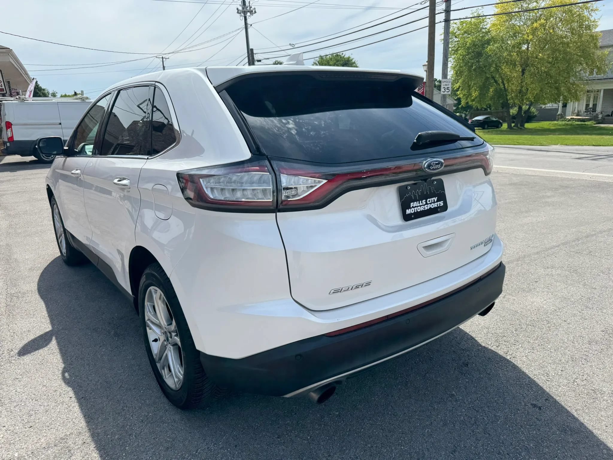 Used 2018 Ford Edge Titanium w/ Technology Package AWD/4WD image 12