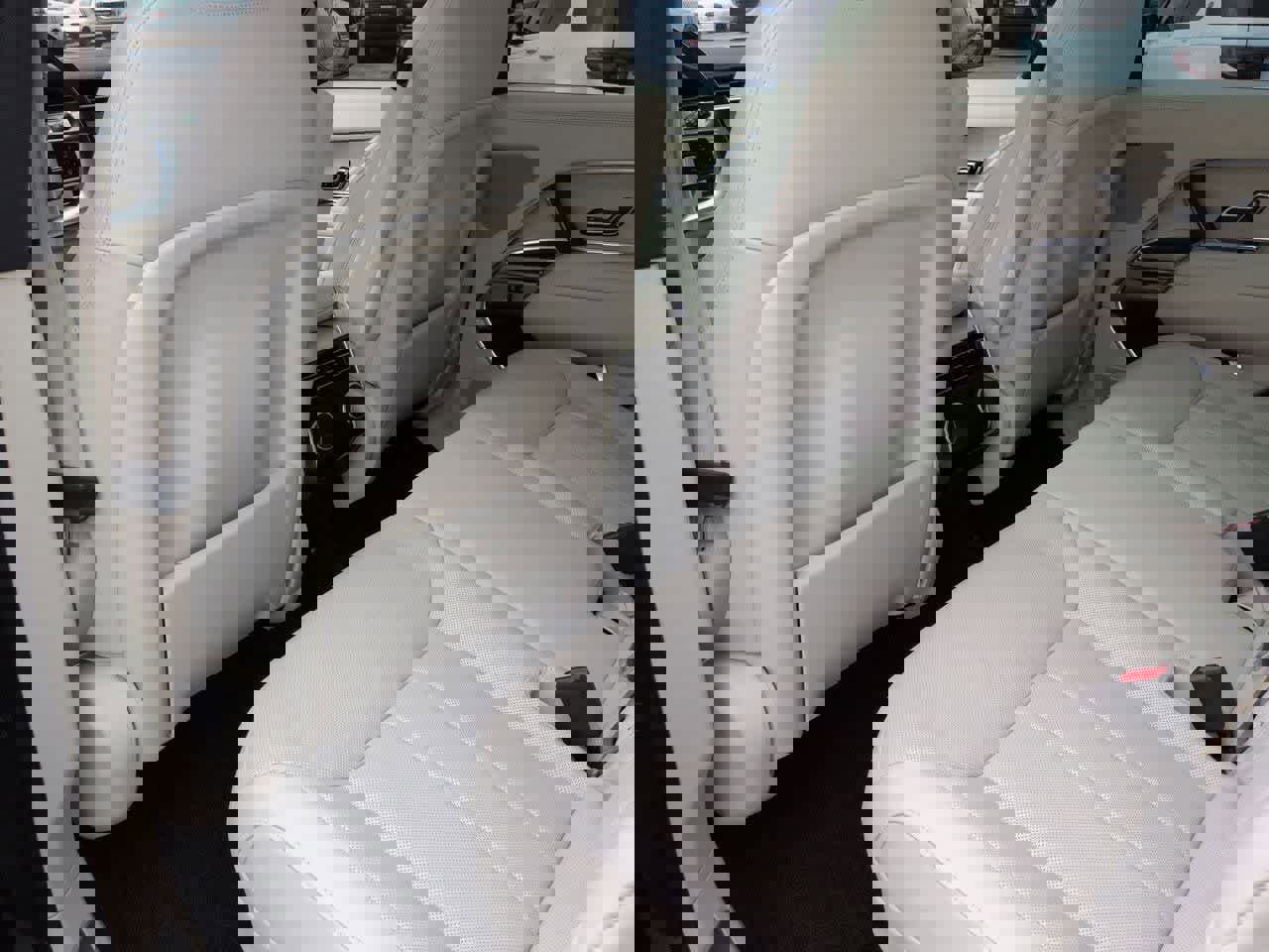 Used 2024 Land Rover Range Rover SE image 18