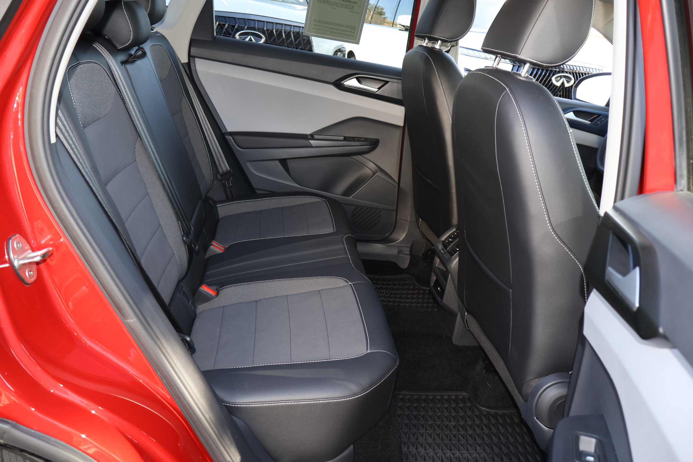 Used 2023 Volkswagen Taos SE w/ Black Wheel Package image 20