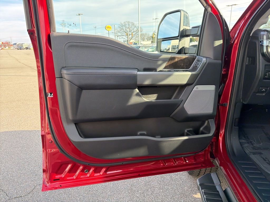New 2026 Ford F250 Lariat w/ Black Appearance Package image 13