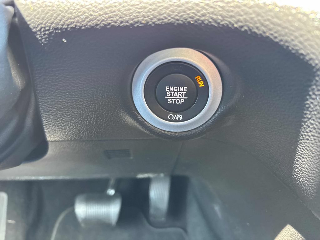 Used 2025 Chrysler Voyager LX FWD image 22