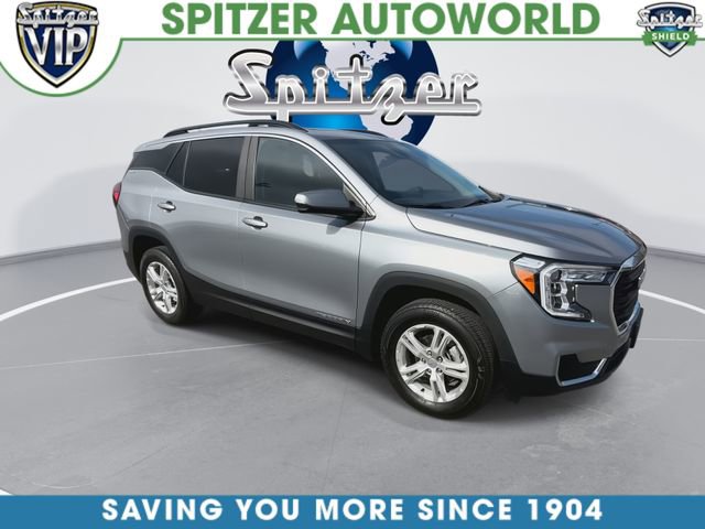 Used 2023 GMC Terrain SLE w/ Driver Convenience Package image 2