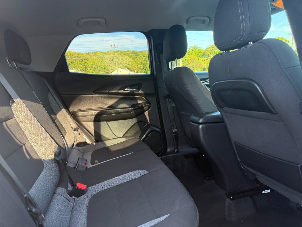 Used 2025 Chevrolet TrailBlazer LT AWD/4WD image 24