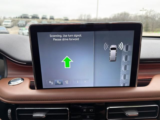 Used 2023 Lincoln Aviator Grand Touring w/ Elements Package Plus image 32