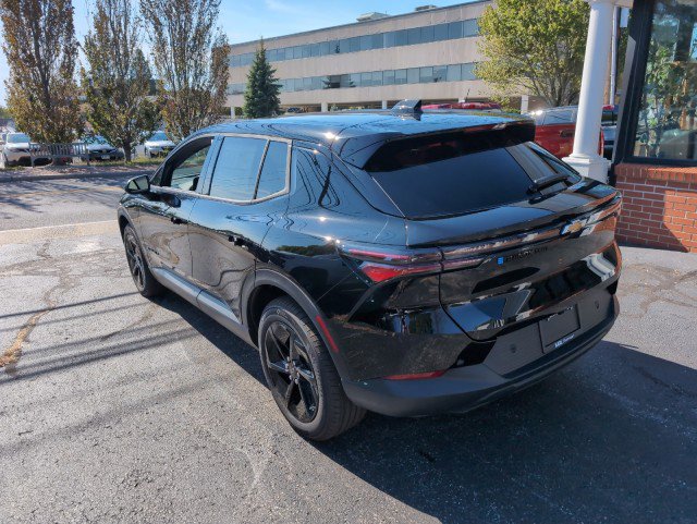 New 2026 Chevrolet Equinox EV LT image 7