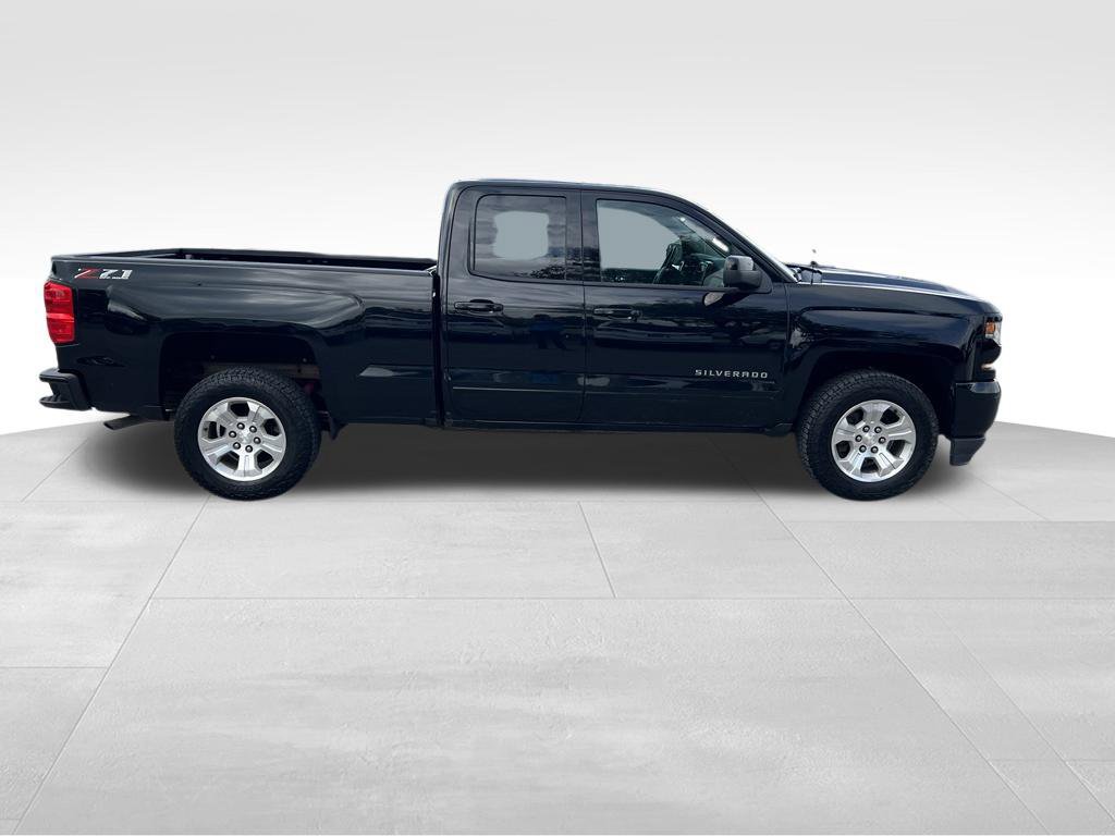 Used 2018 Chevrolet Silverado 1500 LT w/ All Star Edition AWD/4WD image 7