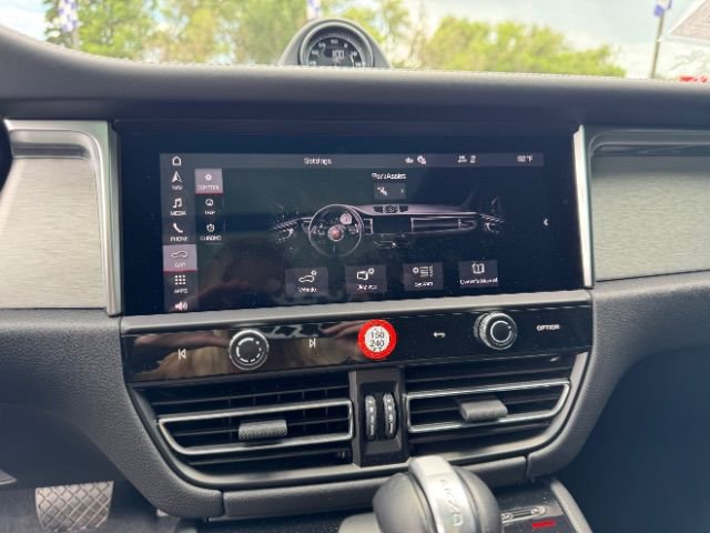 Used 2024 Porsche Macan Turbo image 30