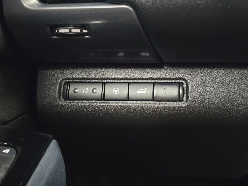 Used 2025 Nissan Pathfinder SL w/ SL Premium Package image 28