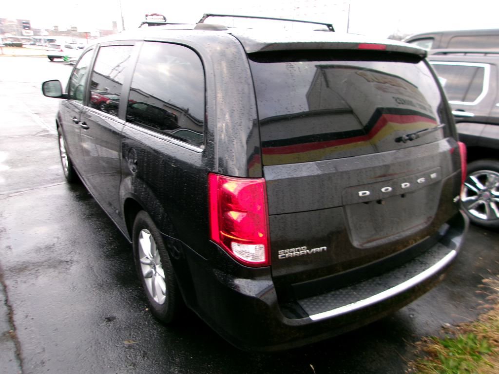 Used 2020 Dodge Grand Caravan SXT image 4