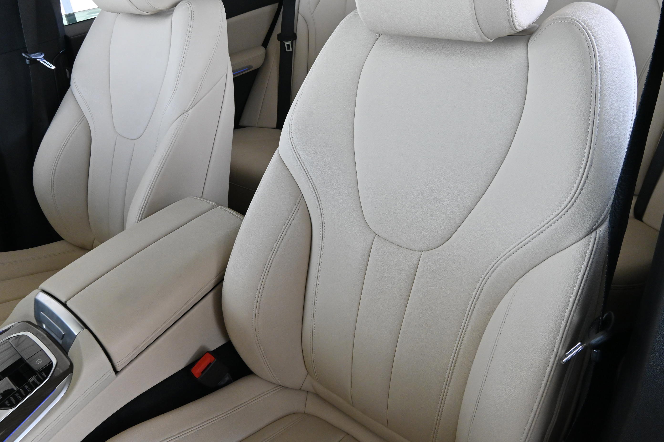 Used 2021 BMW X5 sDrive40i w/ Convenience Package RWD image 12