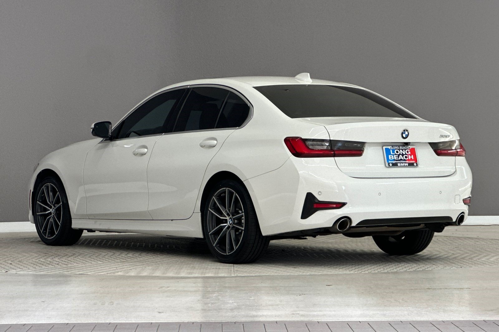 Used 2019 BMW 330i Sedan w/ Convenience Package RWD image 3