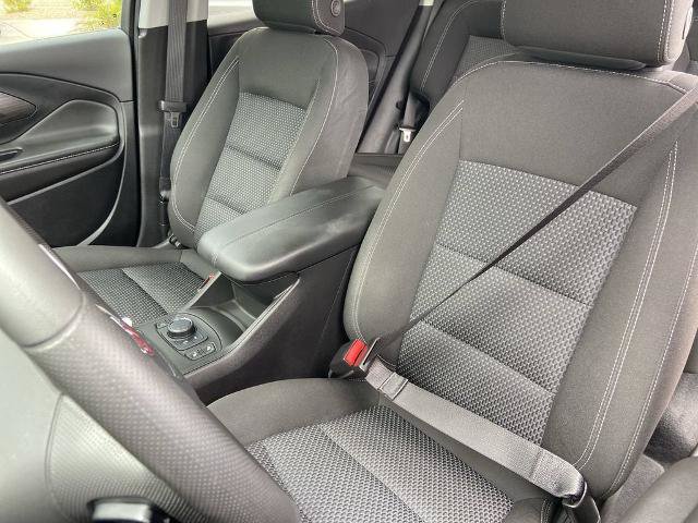 Used 2023 GMC Terrain SLE w/ Driver Convenience Package FWD image 14