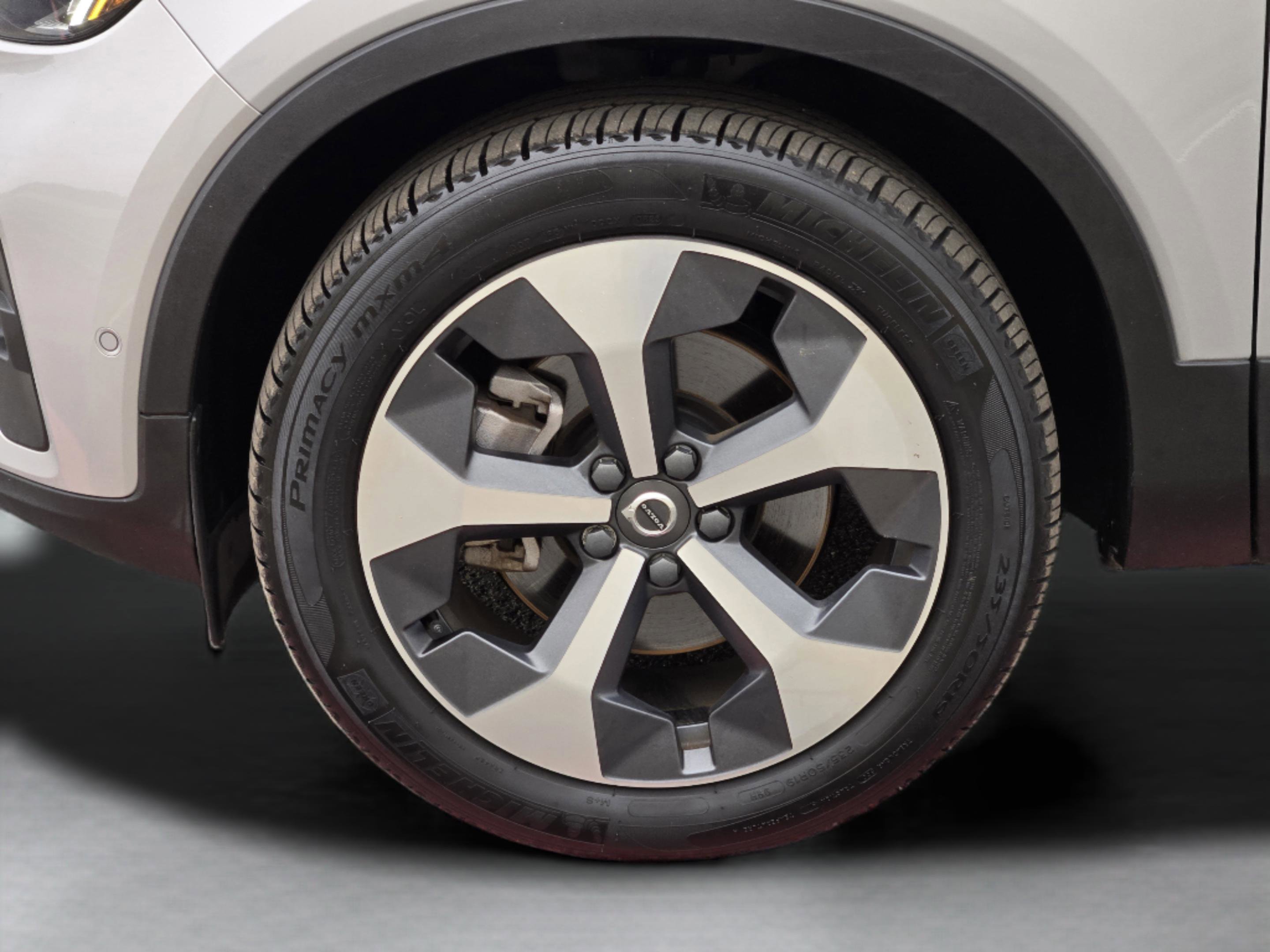 Used 2023 Volvo XC40 B5 Plus w/ Protection Package Premier AWD/4WD image 37