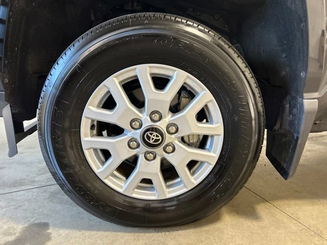 Used 2025 Toyota Tacoma SR5 AWD/4WD image 10