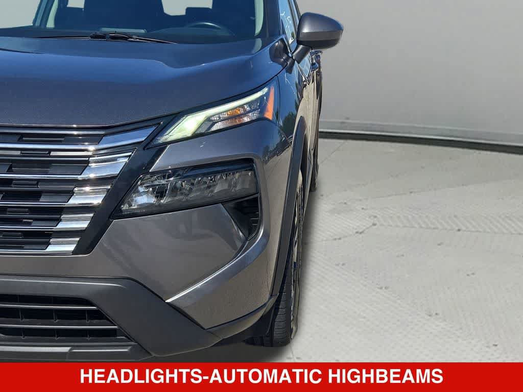 Used 2025 Nissan Rogue SV AWD/4WD image 11