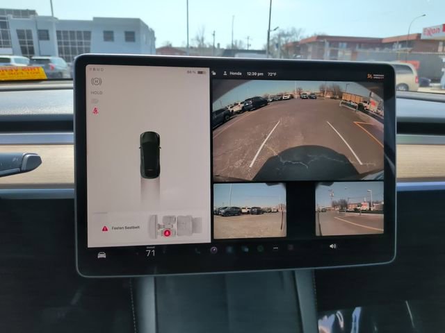 Used 2022 Tesla Model Y Long Range image 17