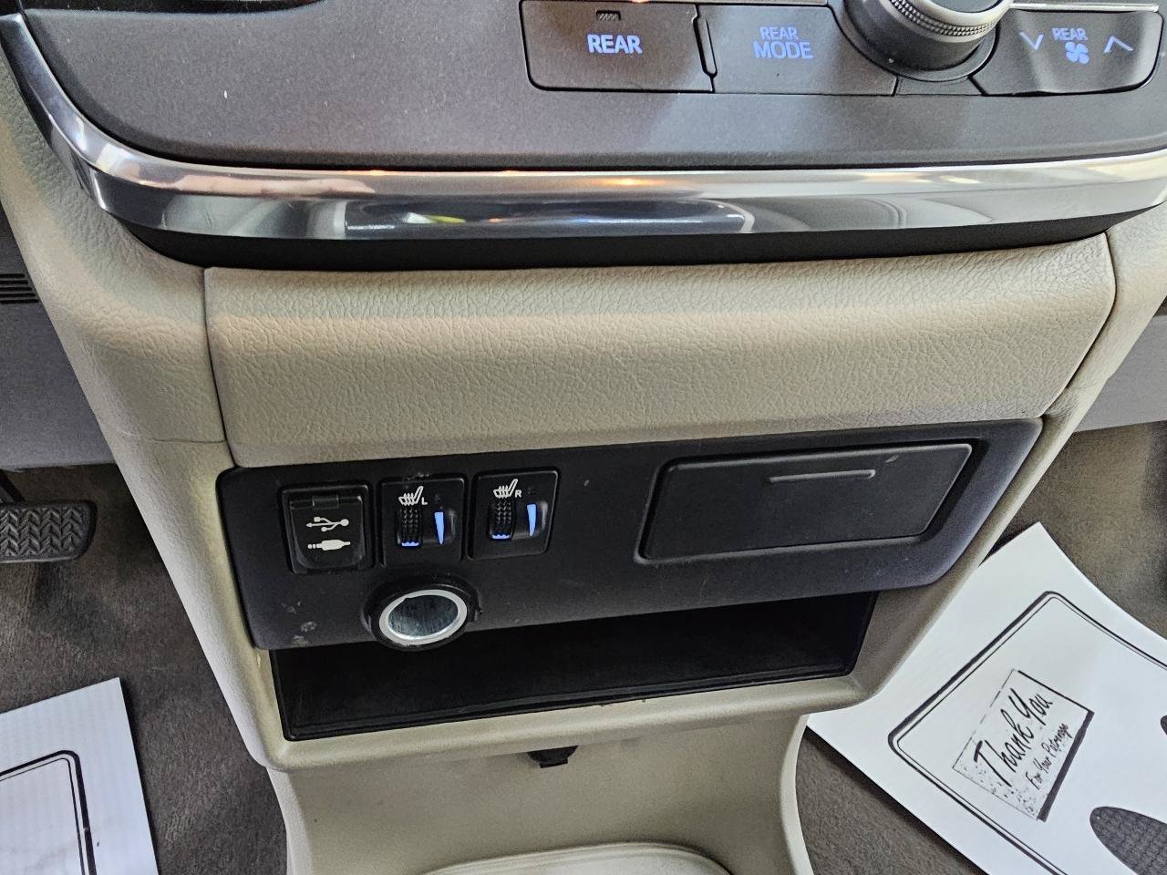 Used 2015 Toyota Sienna XLE w/ XLE Navigation Package FWD image 35