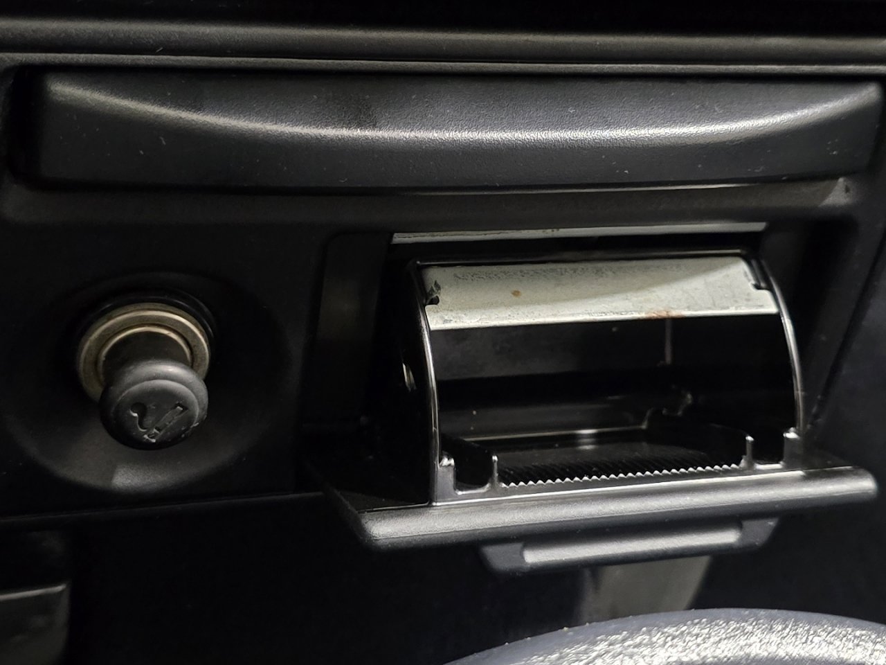 Used 2000 Toyota MR2 Base image 27