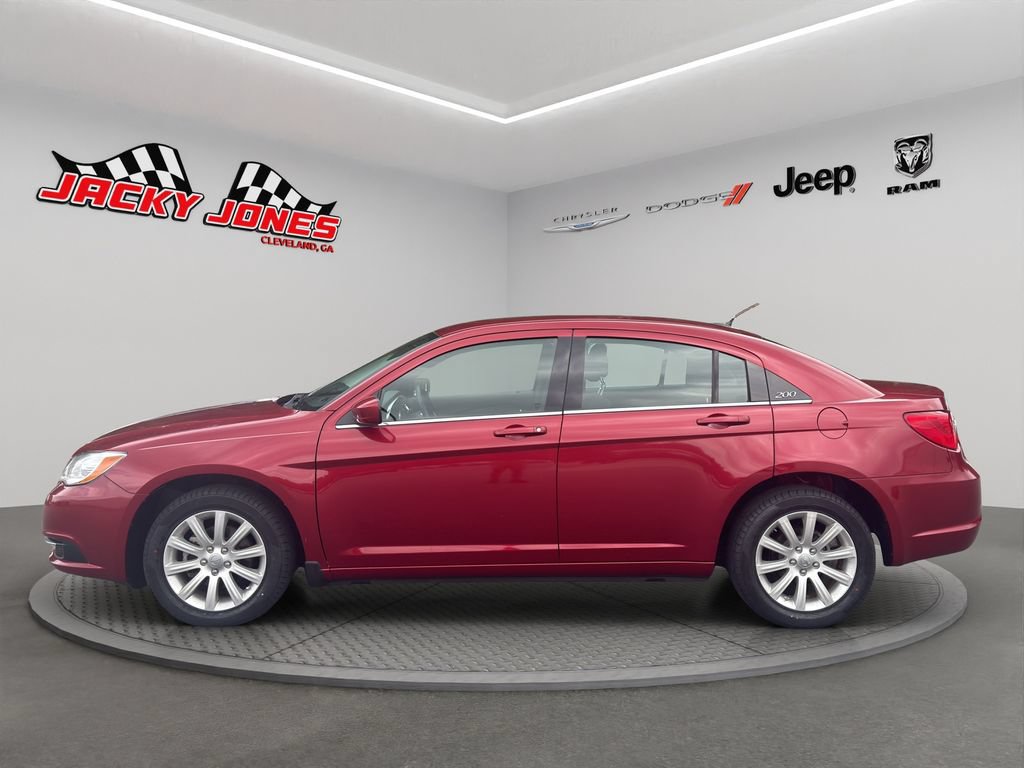 Used 2013 Chrysler 200 Touring FWD image 2