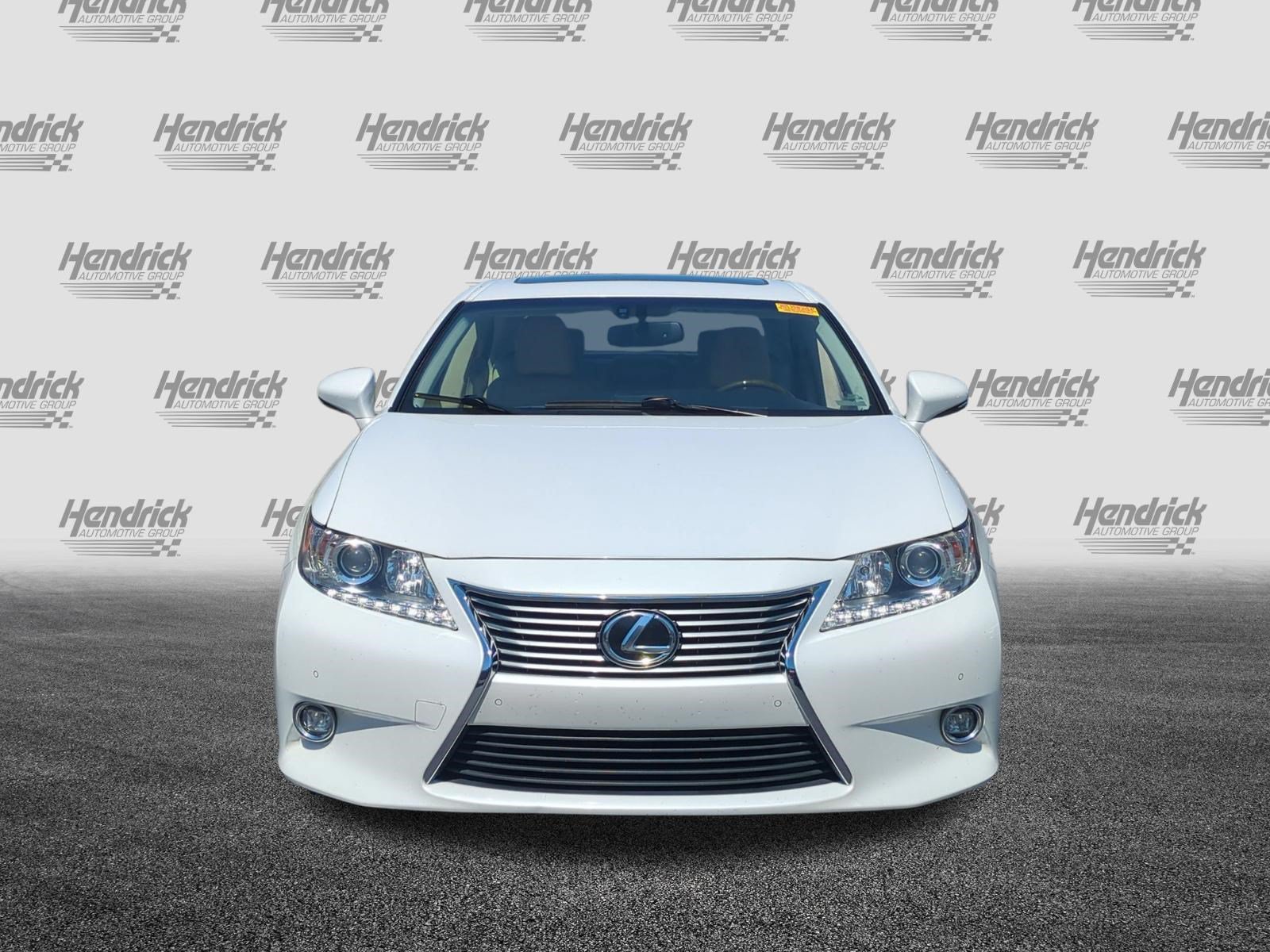 Used 2015 Lexus ES 350 w/ Luxury Package FWD image 3