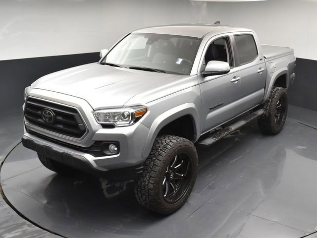 Used 2022 Toyota Tacoma SR5 w/ Technology Package image 40