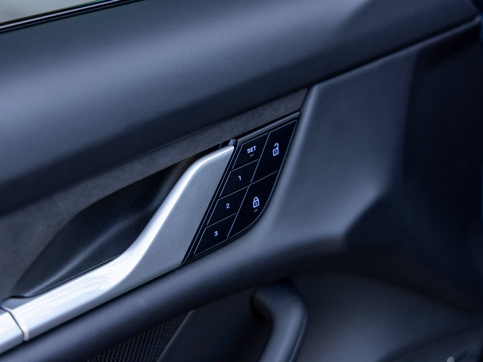 New 2025 Porsche Taycan Turbo GT AWD/4WD image 31