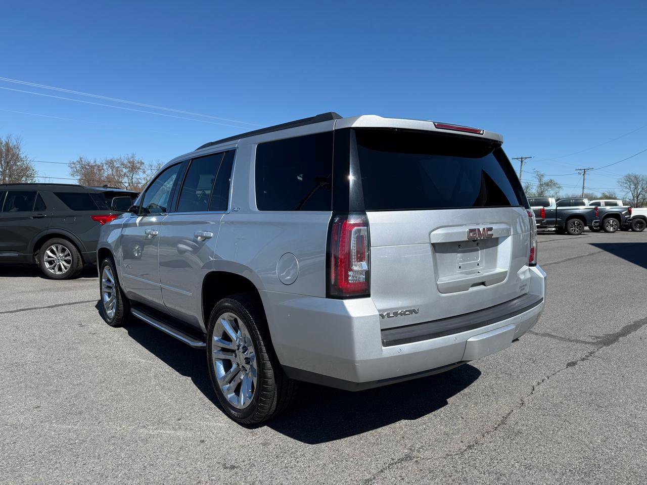 Used 2018 GMC Yukon SLT w/ Premium Edition image 4