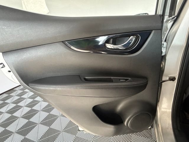 Used 2017 Nissan Rogue Sport SV w/ SV Premium Package AWD/4WD image 20