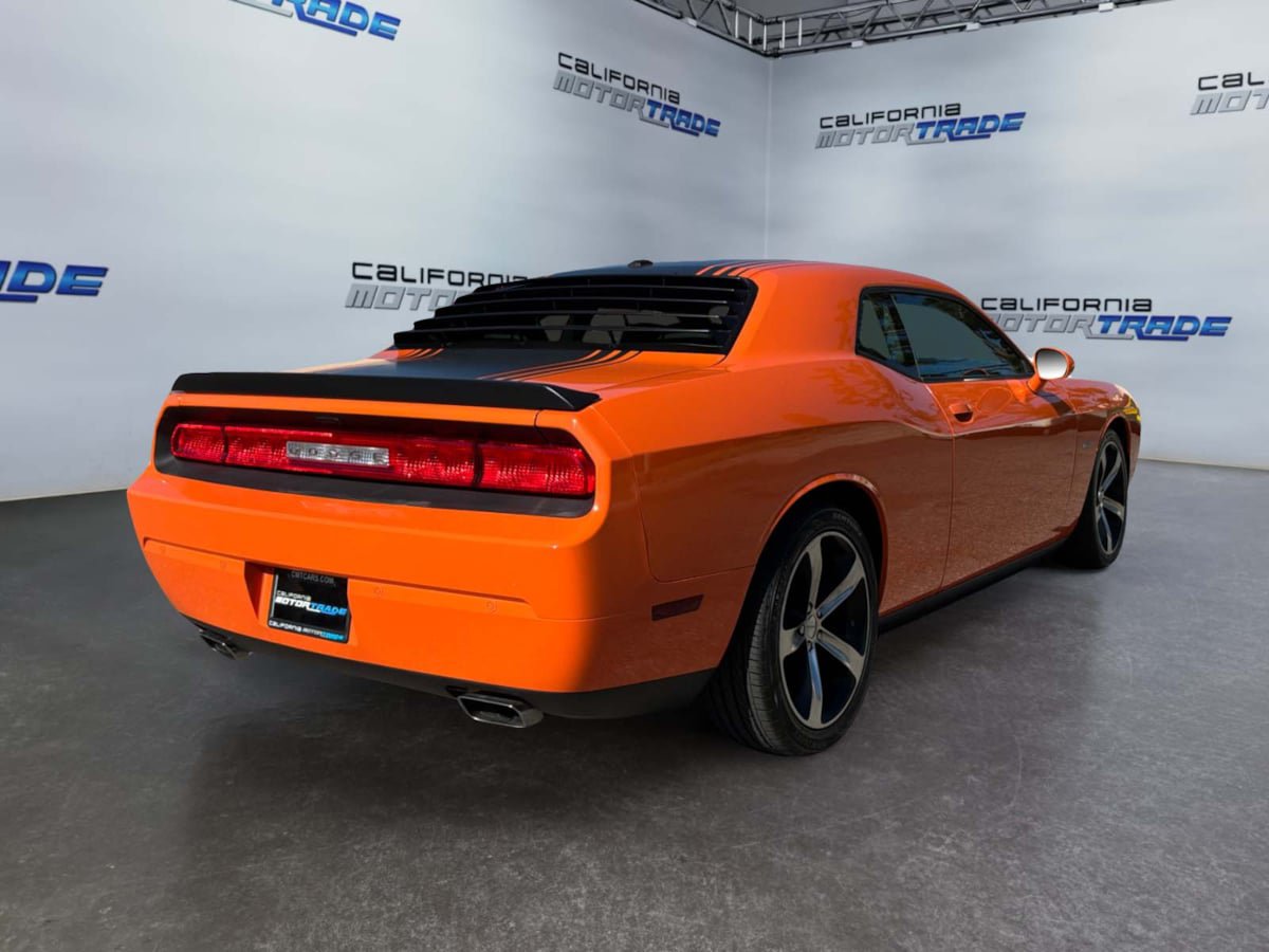 Used 2014 Dodge Challenger R/T RWD image 5