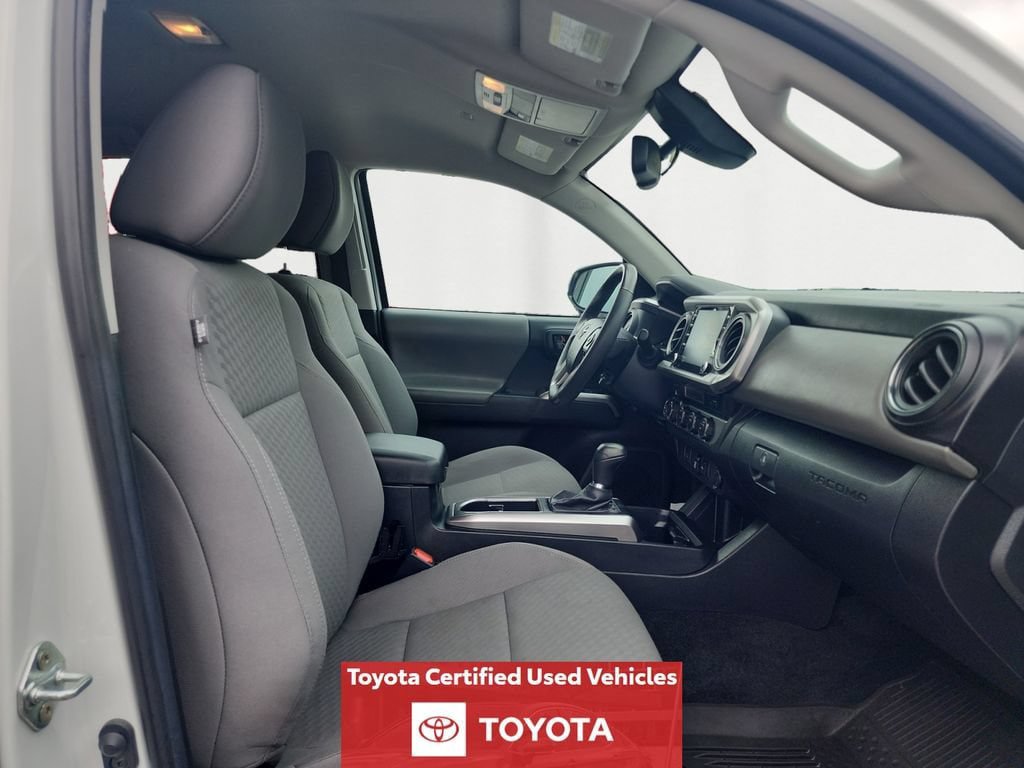 Certified 2023 Toyota Tacoma SR5 AWD/4WD image 17