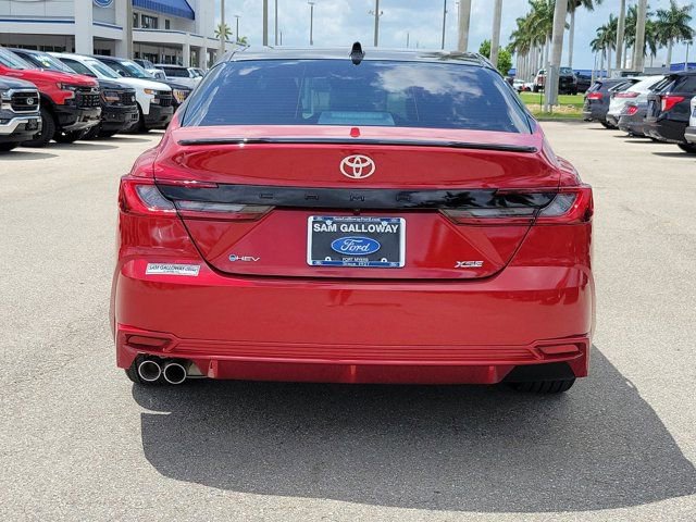 Used 2025 Toyota Camry XSE FWD image 5