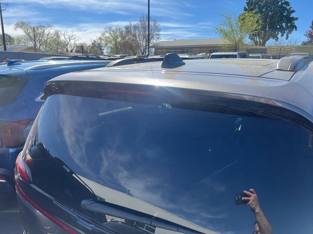 Used 2021 Chrysler Pacifica Limited w/ Uconnect Theater Family Group image 8