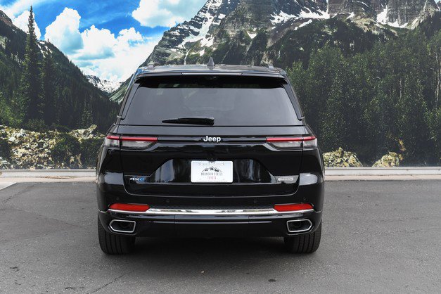 Used 2024 Jeep Grand Cherokee Overland w/ Advanced Protech Group III image 10