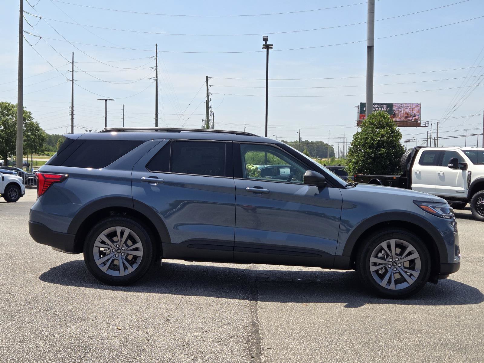 New 2026 Ford Explorer Active w/ Active Comfort Package AWD/4WD image 7